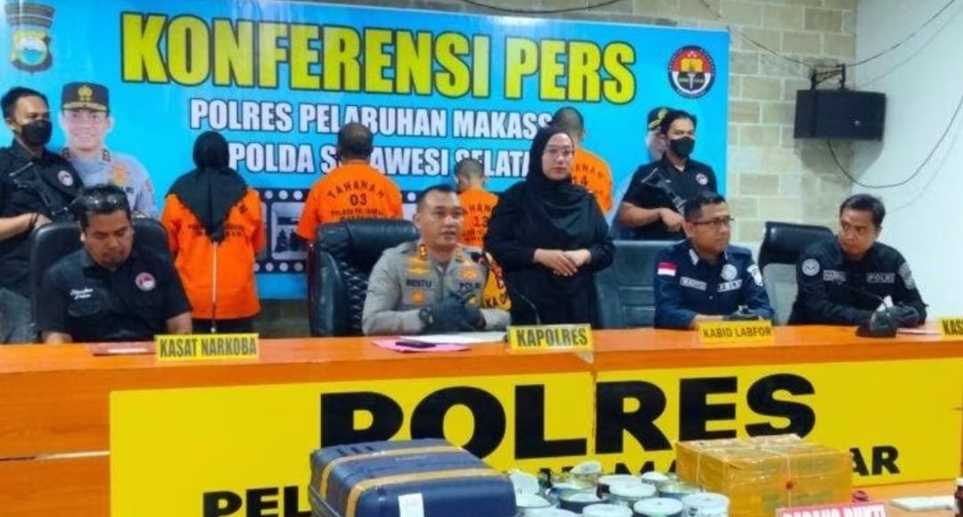 Polisi Ungkap 6,7 Kg Sabu yang Ditanam Dibawah Kolom Rumah di Selayar